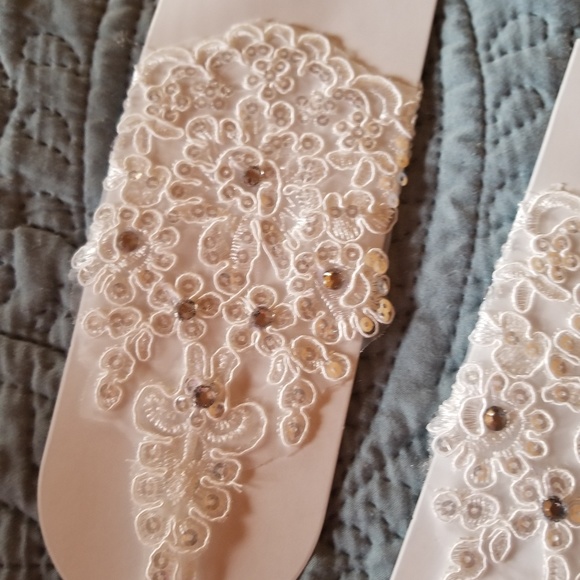 Brand New ☆ White Wedding Gloves or Style ☆ - Picture 3 of 4